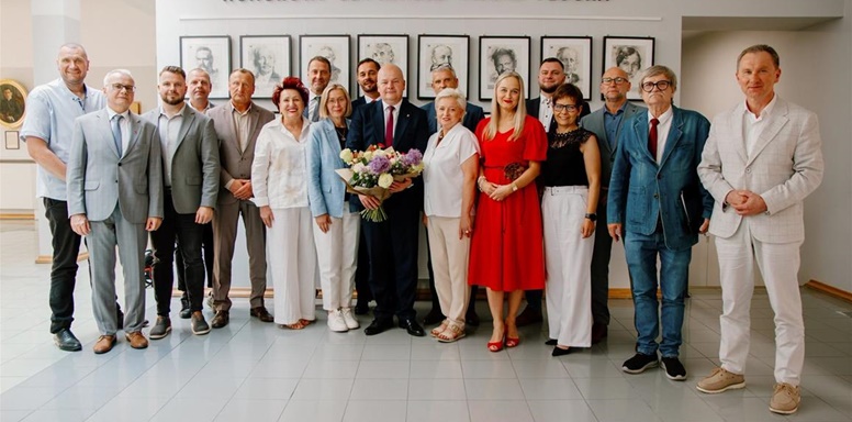 Prezydent Płocka z wotum zaufania i absolutorium. 16 głosów na tak, 7 przeciwko [FOTO]
