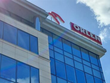 Rekordowa dywidenda wpłynie na konta właścicieli akcji Orlenu. Łącznie to ponad 9,3 mld zł