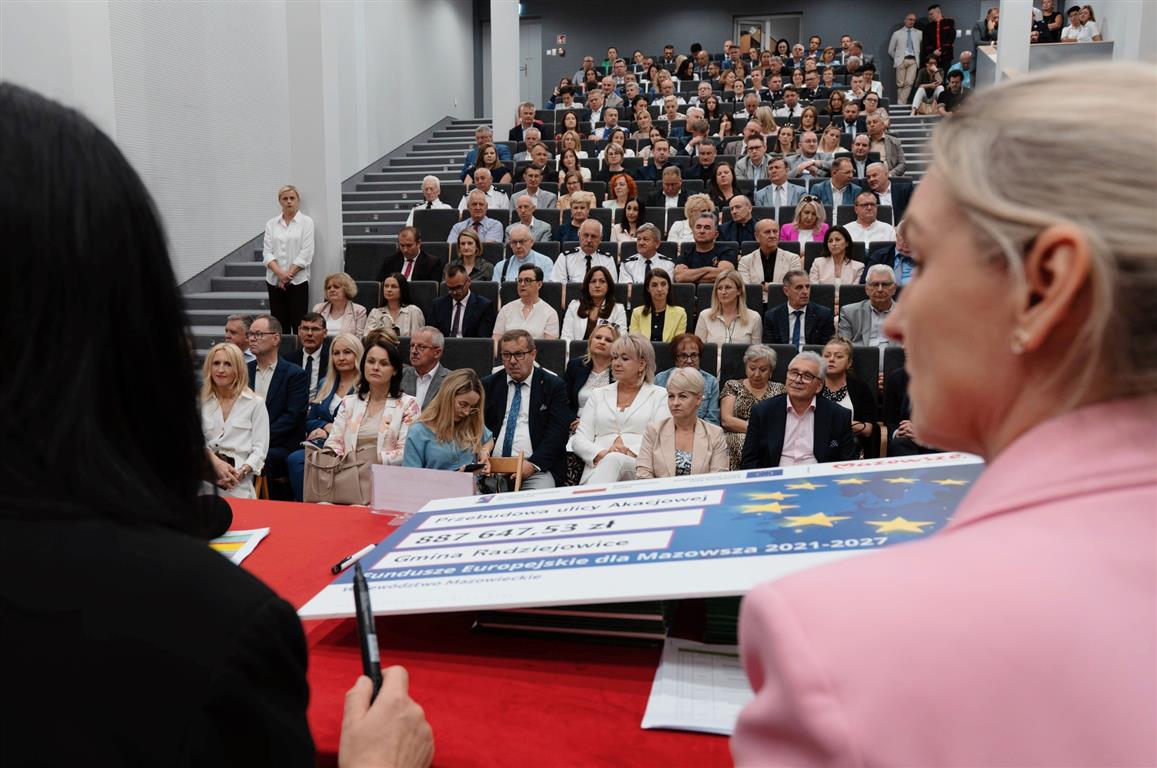 Najróżniejsze inwestycje w Płocku i powiecie płockim. Mazowsze 'przydzieliło’ pieniądze z 7 programów. Łącznie 56 mln zł! [FOTO]