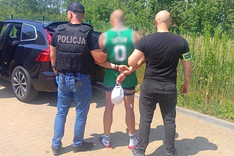 „Agencje towarzyskie”, handel narkotykami, posiadanie broni. I to jeszcze nie wszystko. Szajka rozbita. A w niej też mieszkańcy Płocka [FOTO]