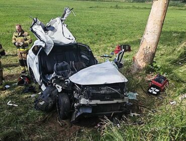 Groźny wypadek w gm. Drobin (pow. płocki). 35-latek w stanie zagrażającym życiu [FOTO]