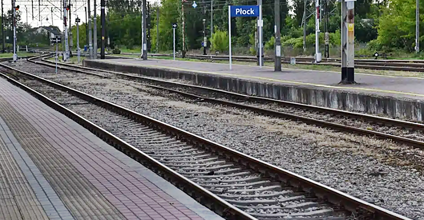Nastolatek stał przy torach. Przyznał, iż nie chce żyć. Interwencja płockich strażników miejskich