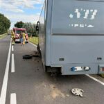 O mały włos od tragedii. Pijany sprawca zdarzenia w gm. Brudzeń Duży zbiegł do lasu [FOTO]