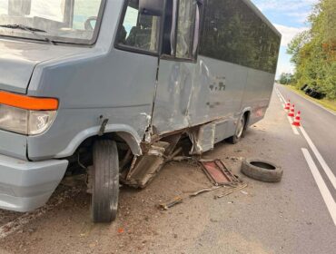 O mały włos od tragedii. Pijany sprawca zdarzenia w gm. Brudzeń Duży zbiegł do lasu [FOTO]