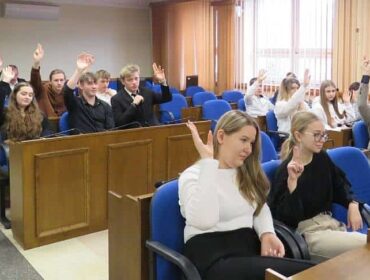 Pierwszy krok do politycznej kariery? Trwa nabór do Młodzieżowej Rady Powiatu Płockiego