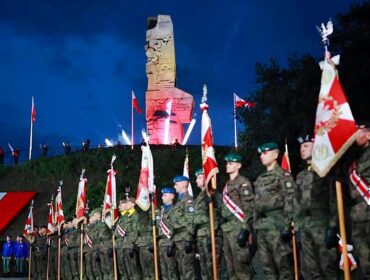 „Nigdy więcej wojny, nigdy więcej faszyzmu”. 87. rocznica wybuchu II wojny światowej. Żołnierze i władze państwa na Westerplatte [FILM] [FOTO]
