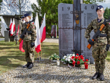 Uroczystości na cmentarzu komunalnym w Płocku. 87. rocznica agresji ZSRR na Polskę oraz Światowy Dzień Sybiraka [FOTO]