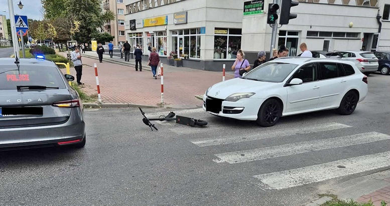 Potrącenie nastolatka na ul. Miodowej w Płocku. Wjechał hulajnogą wprost pod nadjeżdżające auto