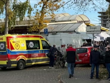 Groźne pogryzienie przez psa przy płockim targowisku. Kobieta trafiła do szpitala [FOTO]