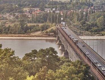 Więcej kamer monitoringu miejskiego na płockim moście. Będą też specjalne tabliczki…