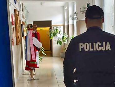 Ważny apel policji do rodziców! Chodzi o bezpieczeństwo dzieci i młodzieży oraz personelu szkół