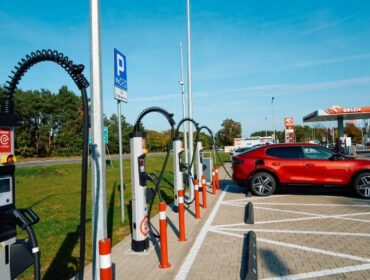 Kierowcy aut elektrycznych zapłacą mniej. ORLEN Charge z jesienną promocją